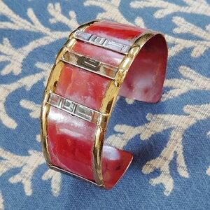 Bold Spiny Oyster Cuff Bracelet with Gold-tone Accents